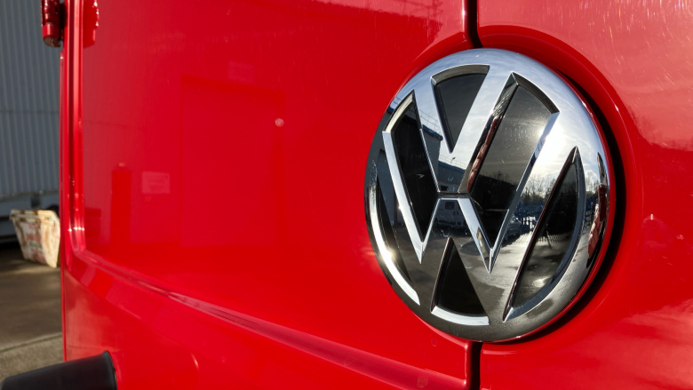 Volkswagen Crafter Cr35 Mwb Diesel 2.0 TDI 177PS Commerce Plus High Roof Van